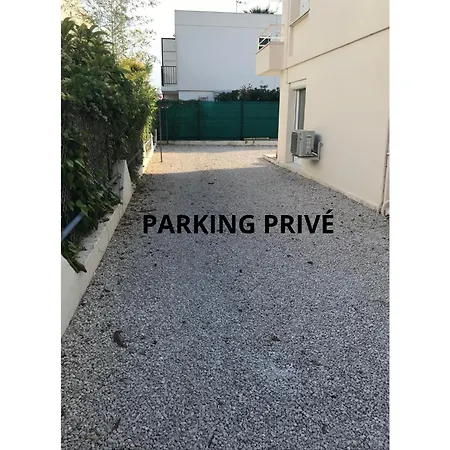 Chez Camille Spacieux 75m2 Climatisation Wifi Parking Terrasse Et Cour Privative A 50 M De La