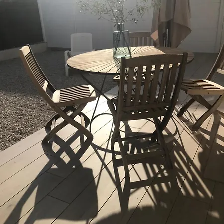 Chez Camille Spacieux 75m2 Climatisation Wifi Parking Terrasse Et Cour Privative A 50 M De La * 르그로뒤후아