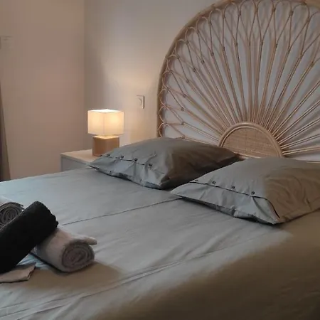 아파트 Chez Camille Spacieux 75m2 Climatisation Wifi Parking Terrasse Et Cour Privative A 50 M De La
