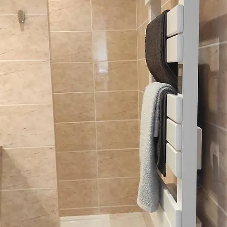 아파트 Chez Camille Spacieux 75m2 Climatisation Wifi Parking Terrasse Et Cour Privative A 50 M De La *