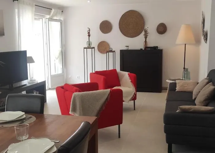 Chez Camille Spacieux 75m2 Climatisation Wifi Parking Terrasse Et Cour Privative A 50 M De La